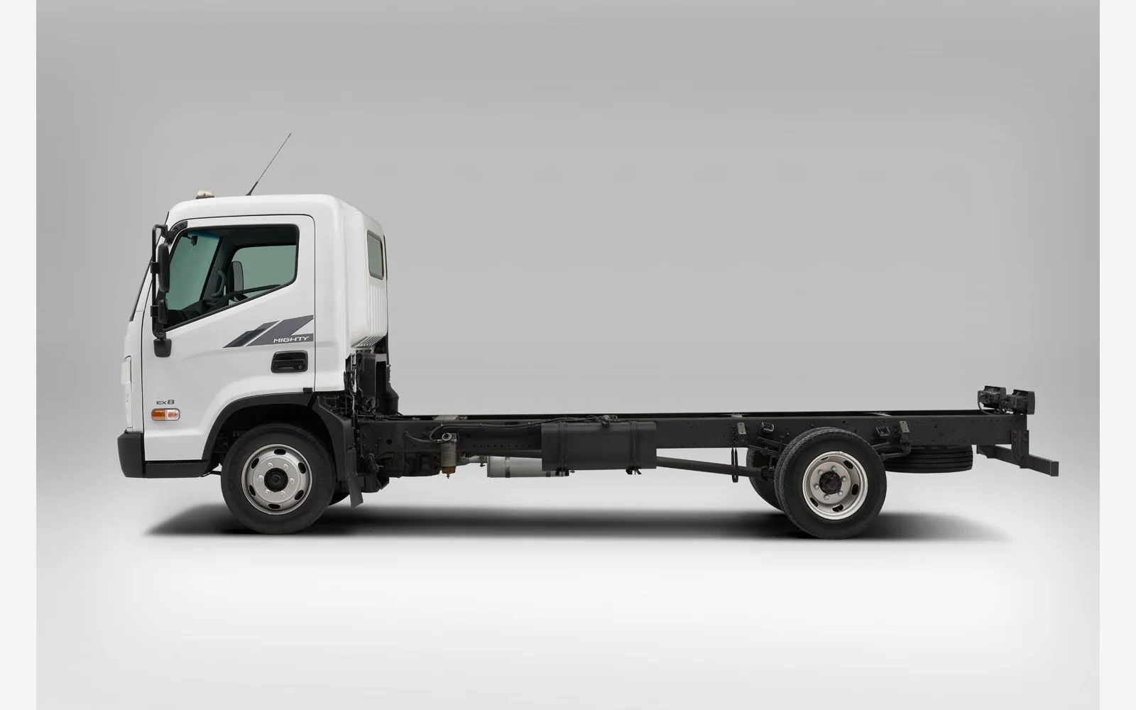 Hyundai EX-8 Chassis Cab — model imagery